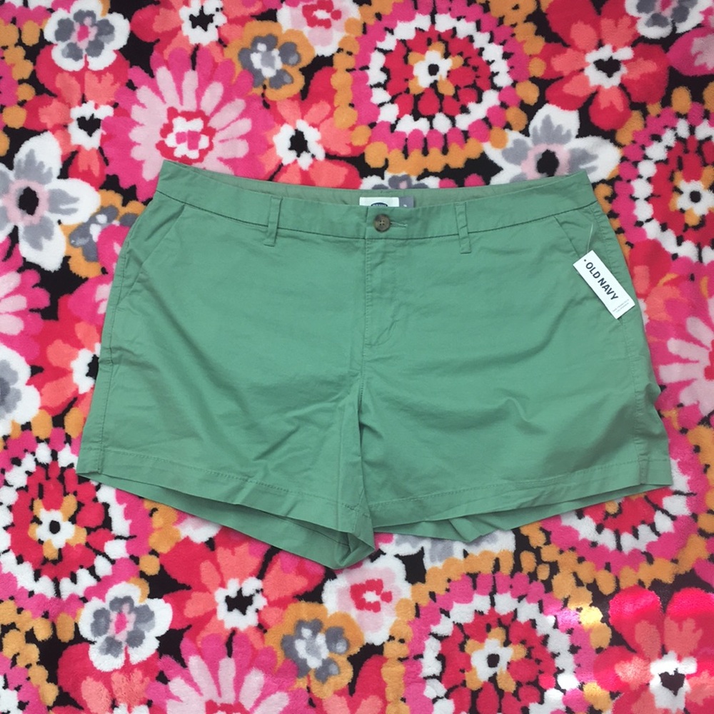 Green Old Navy shorts WITH TAGS
